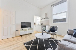 Stylish 2 Bedroom Apartment in Central Cheltenham